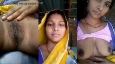 सर पर पल्लू ओढ़ी देहाती संस्कारी बीवी ने दिखाई अपनी चूत