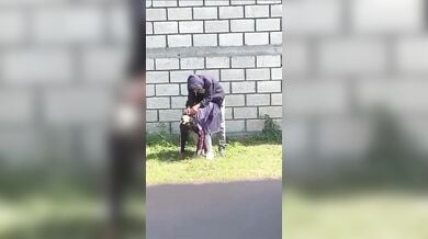 कॉलेज गर्ल ने कॉलेज के पीछे बॉयफ्रेंड को मुट्ठ मार दिया