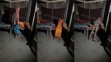 रात को सब सो जाने के बाद चुदाई करते देहाती ससुर बहू