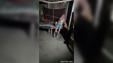 रात को सब सो जाने के बाद चुदाई करते देहाती ससुर बहू
