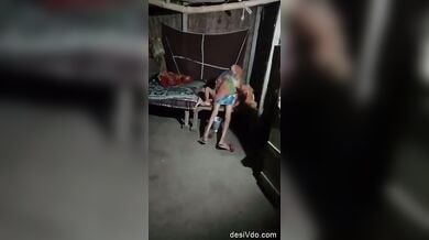 रात को सब सो जाने के बाद चुदाई करते देहाती ससुर बहू