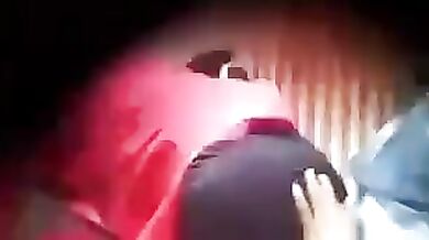 पब्लिक प्लेस में चुदाई करते कॉलेज वाले लवर्स को चुपके से फिल्माया