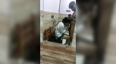 चोकोलेट लगा के लंड चुस्ती मुंबई की जवान लड़की