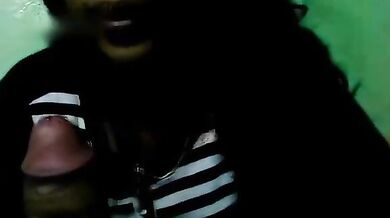 ब्लेक लंड सकिंग करती कोलगर्ल नुपुर का वीडियो