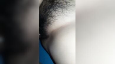 झाटों वाली बुर चोदकर गिराई अपने वीर्य की दही