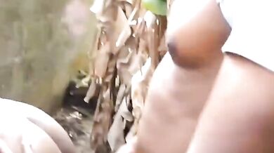 एक लड़के ने चोदी दो बड़े बूब्स और गांड वाली केनियन लड़कियां