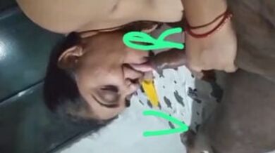 बडे बूब्स वाली देसी आंटी अपने पडोसी का जवान लंड चुस्ती हुई