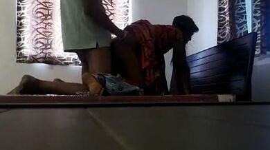 कामवाली लड़की को मालिक ने चोदा घोड़ी बना के