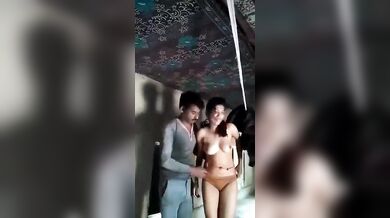 ड्राइवर ने अपने मालिक की खूबसूरत बेटी को गांव लाकर नंगी कर डाला