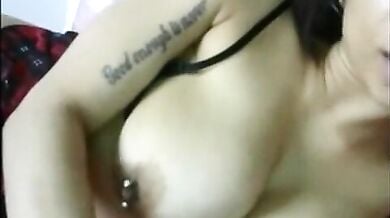 बड़ी देसी चूत खोल दी भाभी ने वेबकैम पर आशीक के लिए