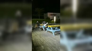 देर रात ओपन रेस्टोरेंट में चुदाई करते लवर्स को चुपके से फिल्माया