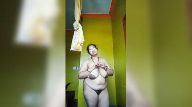 पपीते जैसे बड़े बड़े बूब्स वाली शादीशुदा औरत हुई पूरी नंगी