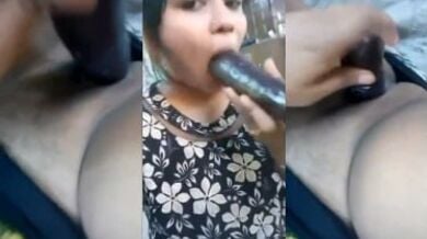 जिस बैंगन से चूत चोदी वही बैंगन मुंह में डाला