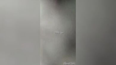 मल्लू दीदी ने बनाया नंगा नहाने वाला वीडियो