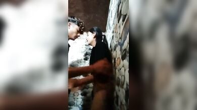 पैसेवाली लड़की ने लिया मजदुर लड़के का मोटा लंड
