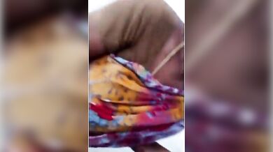 लड़के ने कामवाली से हिलाया और चुसाया अपना लंड