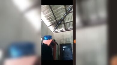 गर्लफ्रेंड के होठों पर वीर्य गिराकर बॉयफ्रेंड ने की हॉट किसिंग और स्मूचिंग