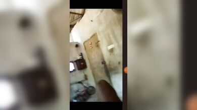 गर्लफ्रेंड के होठों पर वीर्य गिराकर बॉयफ्रेंड ने की हॉट किसिंग और स्मूचिंग