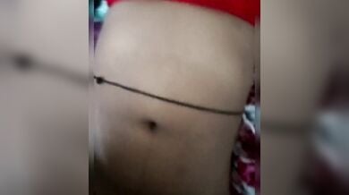 गाँव की बड़े चुचोंवाली भाभी की गीली चूत का वीडियो बनाया