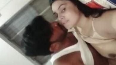 दुबई से आये भाई के लंड से खुश हुई पाकिस्तानी भाभी