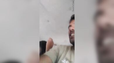 कार में गुजराती छोरी के संग कि चुम्मा चाटी, चुसे उसके चुचे