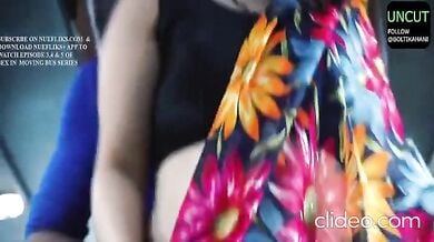 चलती बस में हैंडसम मर्द ने किया हॉट एंड सेक्सी साड़ी वाली औरत से सेक्स