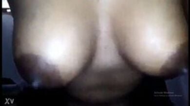 टिन के बने कच्चे मकान में गर्म चुदाई करते पति पत्नी