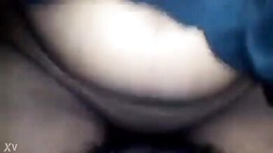 टिन के बने कच्चे मकान में गर्म चुदाई करते पति पत्नी