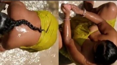 बड़े बूब्स वाली मेरी पड़ोसी आंटी को मैंने नहाते हुए देखा