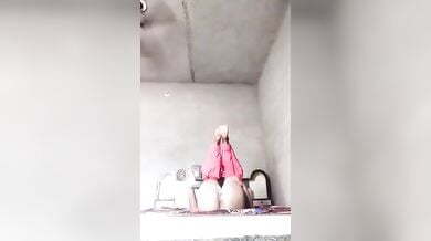 सेक्सी गांड हिला के भाभी ने अपनी न्यूड सेल्फी बनाई