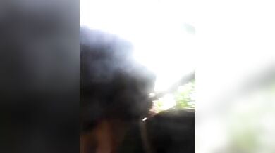 गन्ने के खेत में चुपके से चोरी-छिपे चुदाई करता देहाती जोड़ा