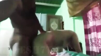 पति ने बनाया अपनी बीवी का डॉगी स्टाइल चुदाई वीडियो