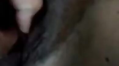 चुदासी आंटी ने ककड़ी पहले जी भरकर चुसी फिर उसे चूत में डाली