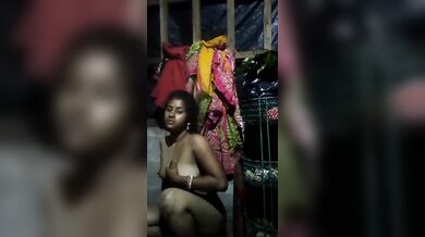 देहाती लड़की ने रात के समय चुदासी होकर दिखाया अपना चूत का भोसड़ा