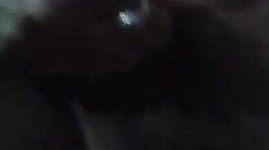 गरीब देहाती शादीशुदा औरत ने रात को अपने नंगे जिस्म को कामुकता से सहलाया