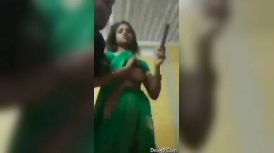 ममेरी बहन की साड़ी उठाकर उसकी गांड नंगी कर डाली