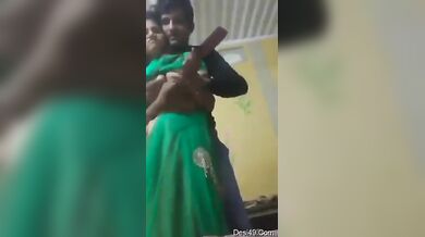 ममेरी बहन की साड़ी उठाकर उसकी गांड नंगी कर डाली