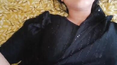 दुबली पतली बीवी को पति ने अलग अलग अंदाज में ठोका