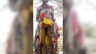 बंजारन ने हेरी बुर और देसी बूब्स खोल