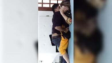 ब्रितानी टूरिस्ट लेडी के साथ इंडियन गाइड ने किया हॉट सेक्स