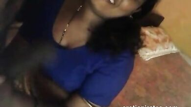 सुबह सुबह साडी वाली आंटी ने लोडा चूसा