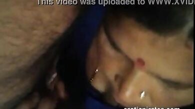 सुबह सुबह साडी वाली आंटी ने लोडा चूसा