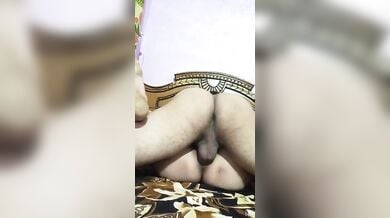 आर्मी वाले बॉयफ्रेंड के लंड का पानी चूत में लिया आंटी ने