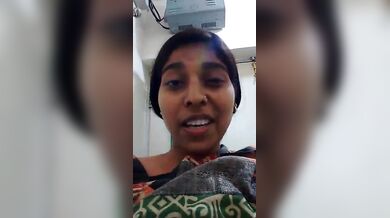 फेसबुक वीडियो कॉल में भाभी ने बूब्स और चूत दिखाई