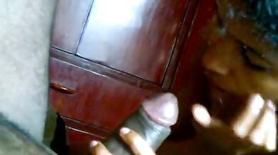 लोन लेने के लिए लंड चूसा सेक्सी मल्लू वुमन ने