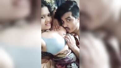 पति पत्नी का हॉट किसिंग और बूब्स सकिंग रोमांस