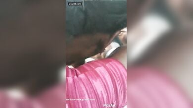 देहाती औरत ने कार में चूसा शहरी बाबू का लंड