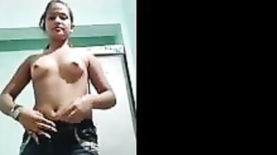 4 इंडियन लड़कियों का कपड़े उतार नंगा शो (कंपाइलेशन वीडियो)