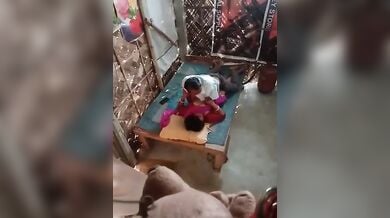बिजली का कनेक्शन काटने आये अंकल से चुद गई देसी भाभी