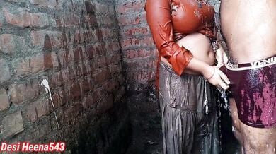 खाला की बेटी शबनम को बाथरूम में चोदा इल्यास खान ने